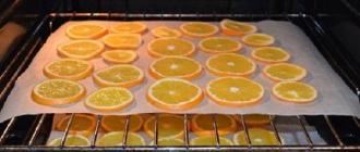 Hogyan készítsünk karácsonyfadíszeket narancsból?
